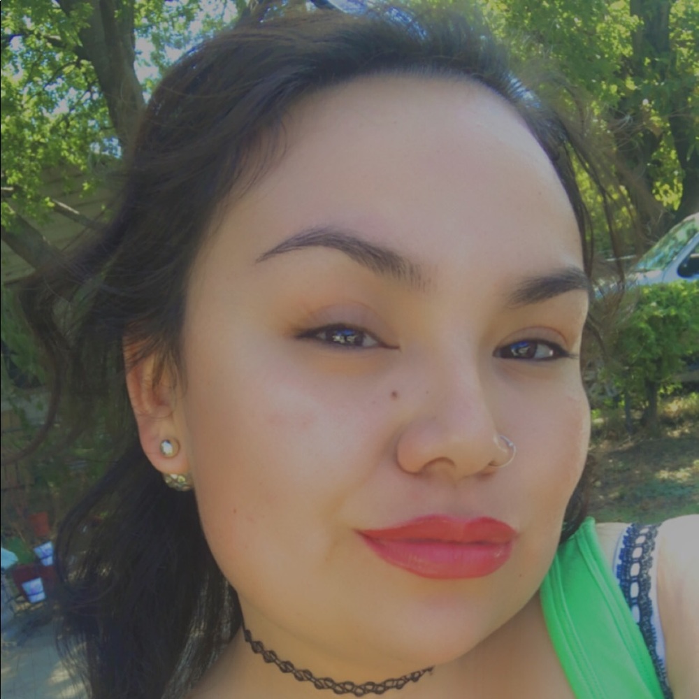 Meet your Posher, Kelly